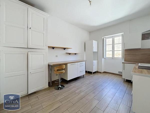 Appartement à louer 5 pièces 190.06m² Nîmes (30000)