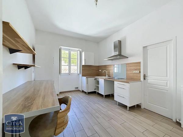 Appartement à louer 5 pièces 190.06m² Nîmes (30000)