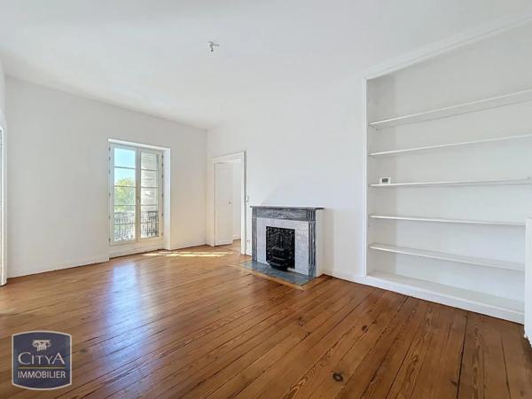 Appartement à louer 5 pièces 190.06m² Nîmes (30000)