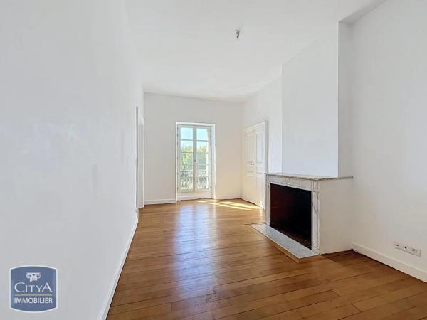 Appartement à louer 5 pièces 190.06m² Nîmes (30000)