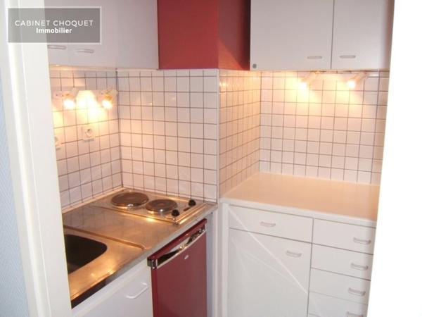 F1 AVEC PARKING EN RESIDENCE SECURISEE A LOUER - LILLE VAUBAN - 26.5 m 2 - 598 € charges comprises par mois