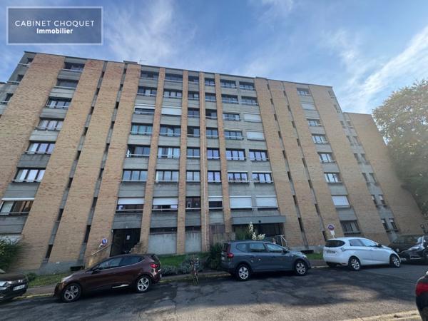 F1 AVEC PARKING EN RESIDENCE SECURISEE A LOUER - LILLE VAUBAN - 26.5 m 2 - 598 € charges comprises par mois