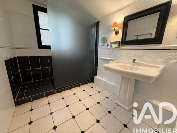 Maison à vendre 18 pièces 370 m² Saint-Maixent-l'École