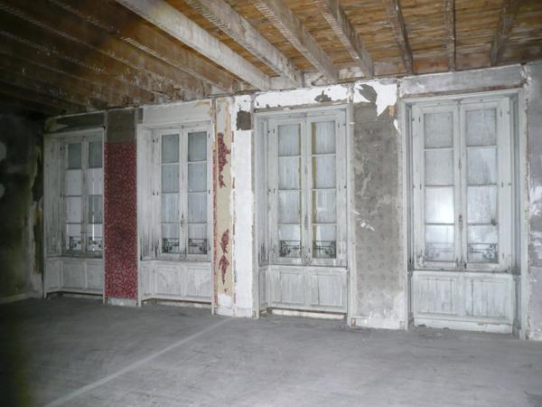 ⚜ COGNAC Rue Piétonne A vendre IMMEUBLE à RENOVER Local Commercial et Logements ⚜