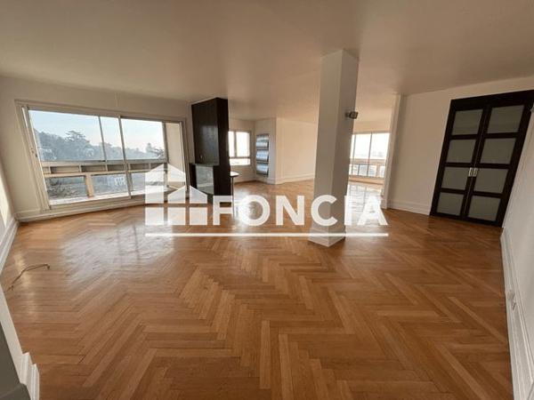 Location Appartement 5 pièces 160.77 m² - 9 MONTEE DES SOLDATS Caluire Et Cuire 69300