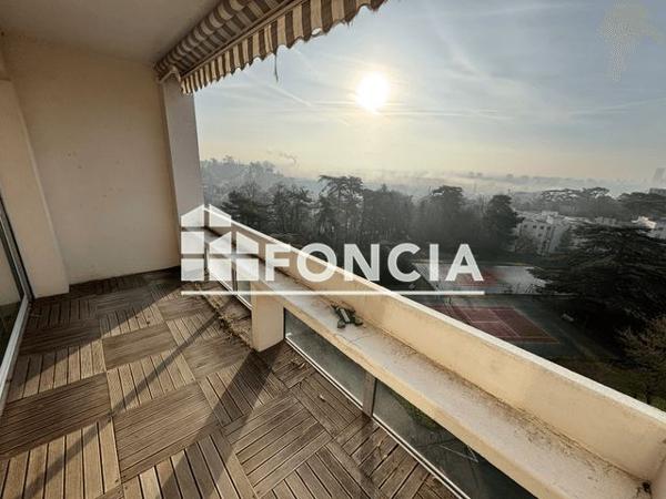 Location Appartement 5 pièces 160.77 m² - 9 MONTEE DES SOLDATS Caluire Et Cuire 69300