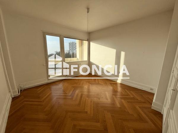 Location Appartement 5 pièces 160.77 m² - 9 MONTEE DES SOLDATS Caluire Et Cuire 69300