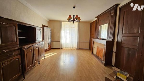 A vendre à VALENCE-EN-POITOU (86700), COUHE, Une maison de ville avec cour et garage