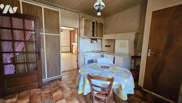 A vendre à VALENCE-EN-POITOU (86700), COUHE, Une maison de ville avec cour et garage