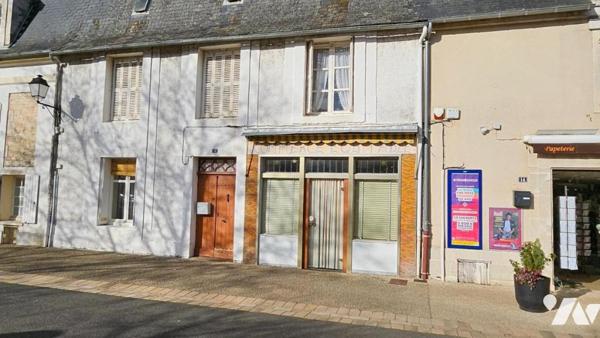 A vendre à VALENCE-EN-POITOU (86700), COUHE, Une maison de ville avec cour et garage