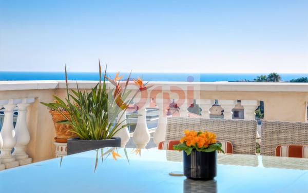 Appartement à vendre    4 pièces • 98 m2 Saint-Laurent-du-Var