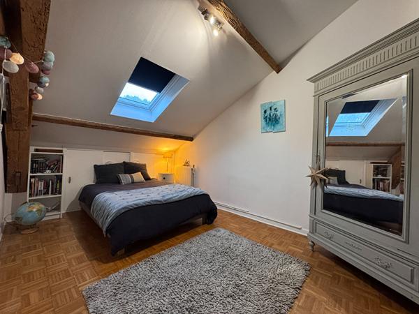 A VENDRE MAISON DE TYPE 6 PROCHE  DU CENTRE VILLE DE PERIGUEUX.