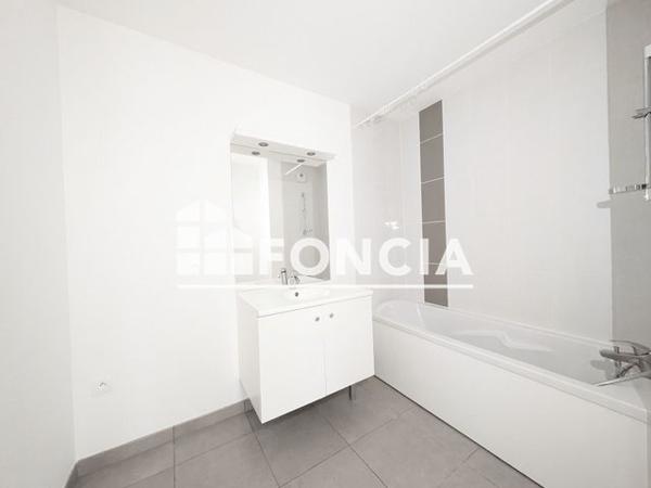 Location Appartement 4 pièces 80.76 m² - 21 RUE DE LA MOTTE Rouen 76100