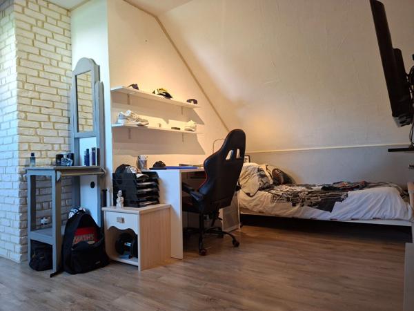 Propriété 4 chb sur sous sol, 5 min centre Alençon, aucun travaux à prévoir, de qualité, jardin clos, parfaitement entretenue