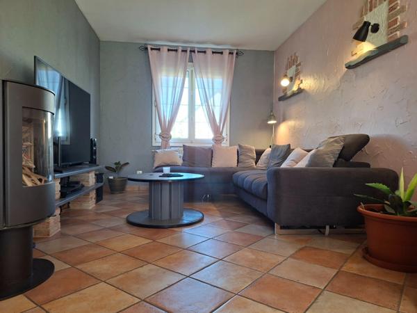 Propriété 4 chb sur sous sol, 5 min centre Alençon, aucun travaux à prévoir, de qualité, jardin clos, parfaitement entretenue