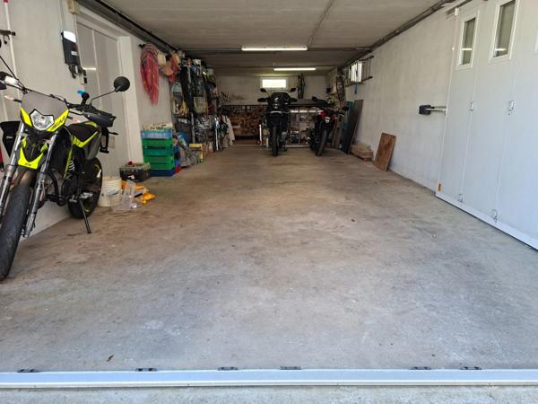 Propriété 4 chb sur sous sol, 5 min centre Alençon, aucun travaux à prévoir, de qualité, jardin clos, parfaitement entretenue