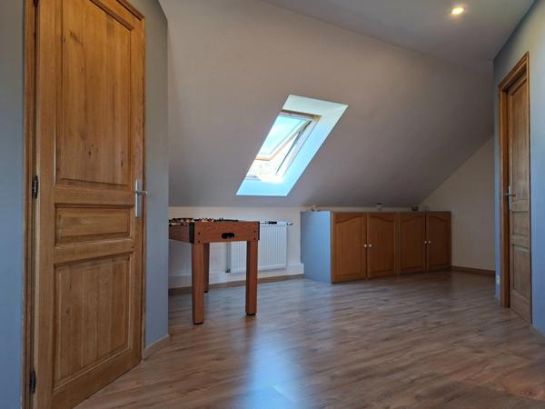 Propriété 4 chb sur sous sol, 5 min centre Alençon, aucun travaux à prévoir, de qualité, jardin clos, parfaitement entretenue