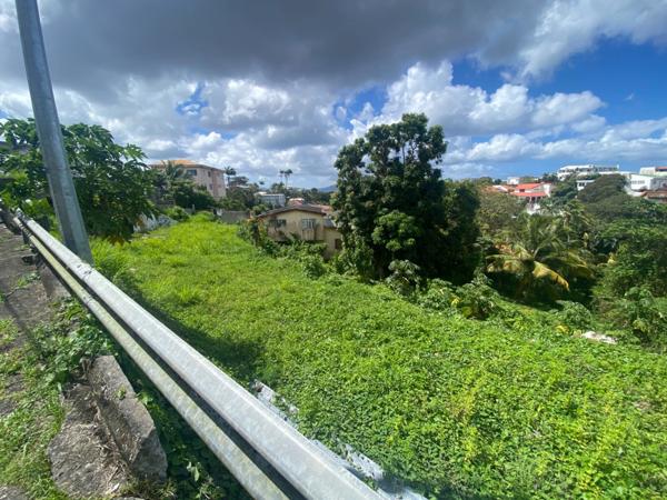 Terrain à vendre FORT DE FRANCE (972)