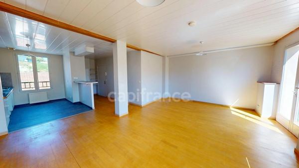 Appartement 3 pièces à vendre à Corbeil-Essonnes – 72 m², balcon, cave, proche gare RER D