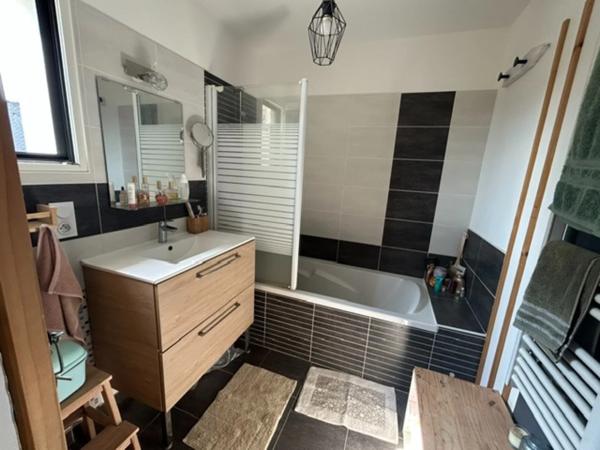 VANNES (56)-LA MADELEINE- Une adresse prisée pour une maison aux multiples atouts! Vie de plain-pied!