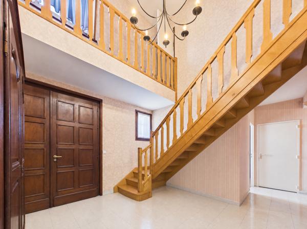Maison
         10 pièces
        - 243 m² Bien prestige 559 000 €*