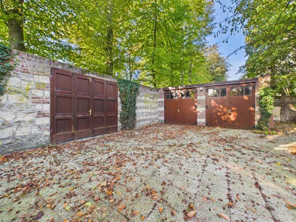 Maison
         10 pièces
        - 243 m² Bien prestige 559 000 €*