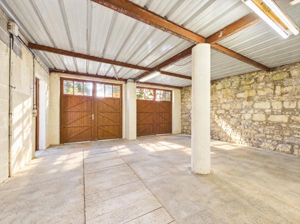 Maison
         10 pièces
        - 243 m² Bien prestige 559 000 €*