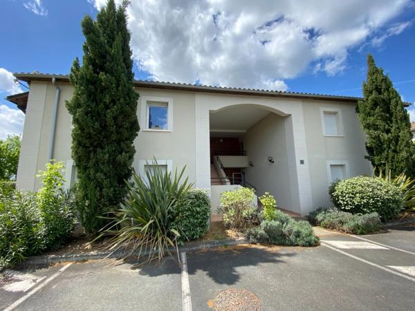 Dpt Dordogne (24), à vendre LA FORCE appartement T2 de 37,6 m² avec terrasse