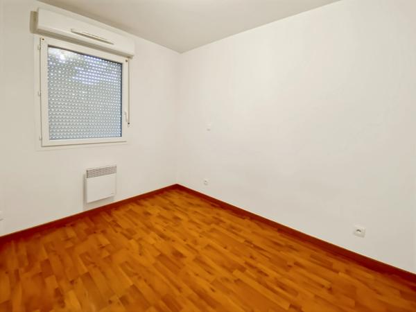 Dpt Dordogne (24), à vendre LA FORCE appartement T2 de 37,6 m² avec terrasse