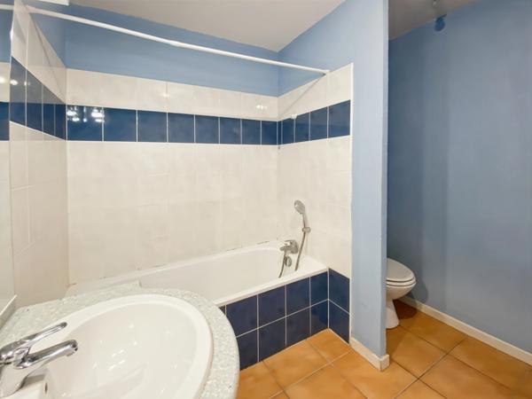 Dpt Dordogne (24), à vendre LA FORCE appartement T2 de 37,6 m² avec terrasse