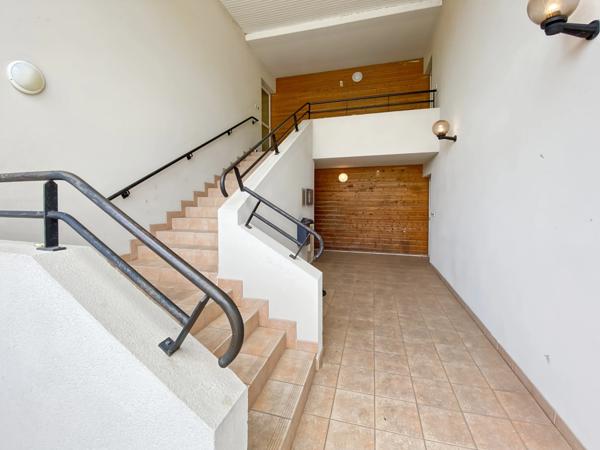 Dpt Dordogne (24), à vendre LA FORCE appartement T2 de 37,6 m² avec terrasse