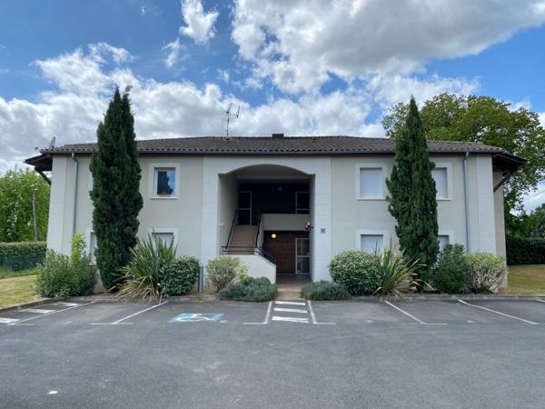 Dpt Dordogne (24), à vendre LA FORCE appartement T2 de 37,6 m² avec terrasse