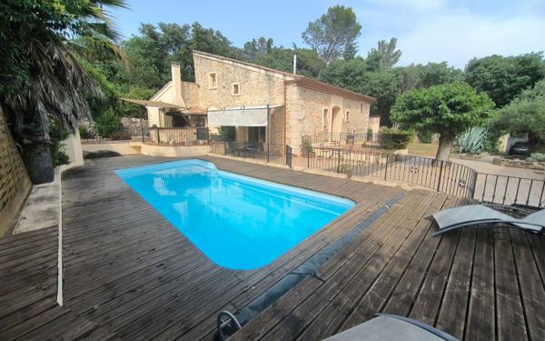 Maison à vendre    5 pièces •  Nîmes