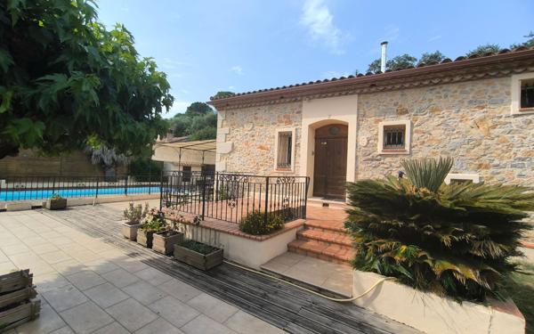 Maison à vendre    5 pièces •  Nîmes