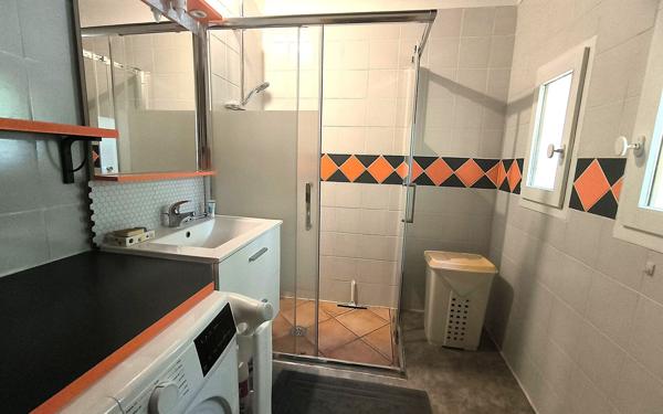 Maison à vendre    5 pièces •  Nîmes