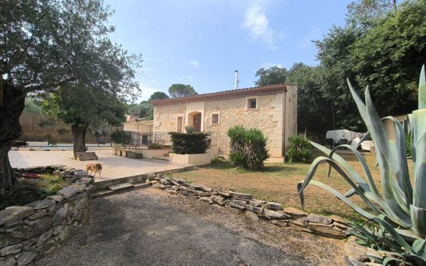 Maison à vendre    5 pièces •  Nîmes