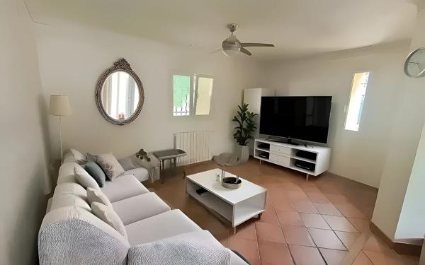 Maison à vendre    5 pièces •  Nîmes