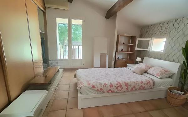 Maison à vendre    5 pièces •  Nîmes