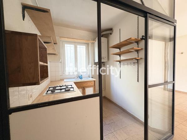 Appartement
         2 pièces
        - 50 m² Exclusivité 315 000 € *