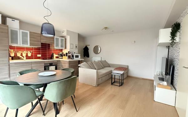 Appartement à louer    2 pièces • 43,14 m2 Joinville-le-Pont