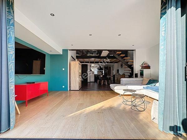 Maison récente à vendre à LA VARENNE - 3 chambres, garage, terrasse et jardinet.