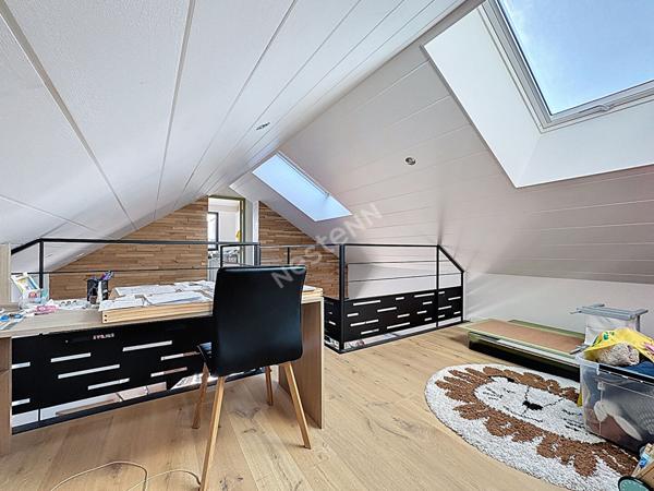 Maison récente à vendre à LA VARENNE - 3 chambres, garage, terrasse et jardinet.