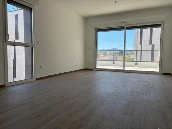 Appartement Marseille 2 pièce(s) Expérience 8ème Terrasse Box en supp