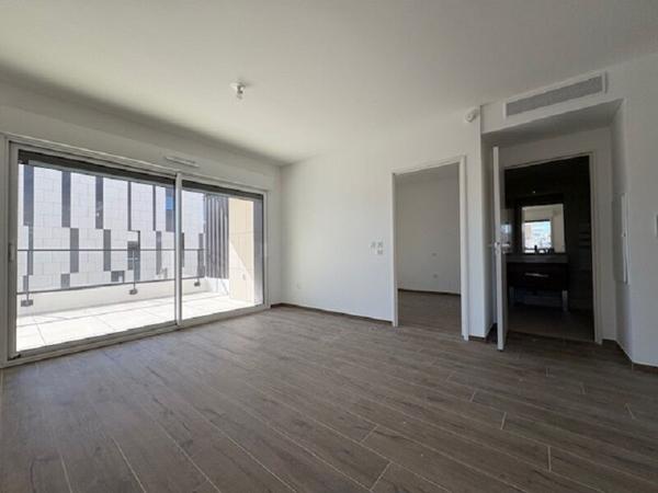 Appartement Marseille 2 pièce(s) Expérience 8ème Terrasse Box en supp