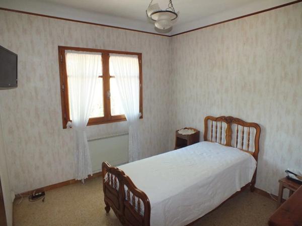 Fuveau - Villa T4 sur 3346m² avec sous-sol et dépendance de 89m², au calme proche centre