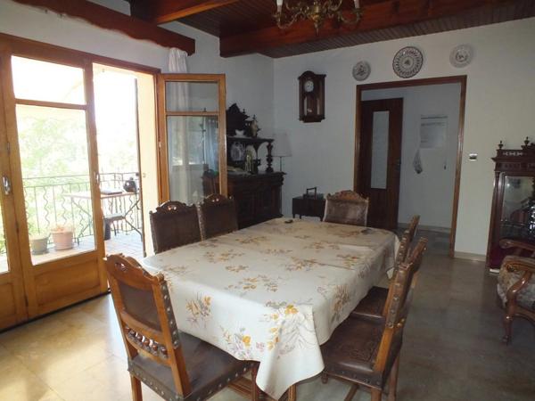 Fuveau - Villa T4 sur 3346m² avec sous-sol et dépendance de 89m², au calme proche centre