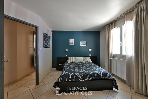 Élégante villa de plain-pied au coeur d’un jardin luxuriant