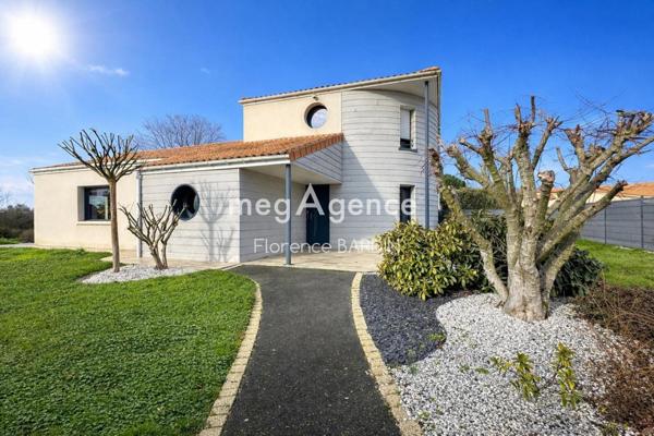 Maison à SAINT-CHRISTOPHE-DU-BOIS, 49280 - 6 pièces 130m²