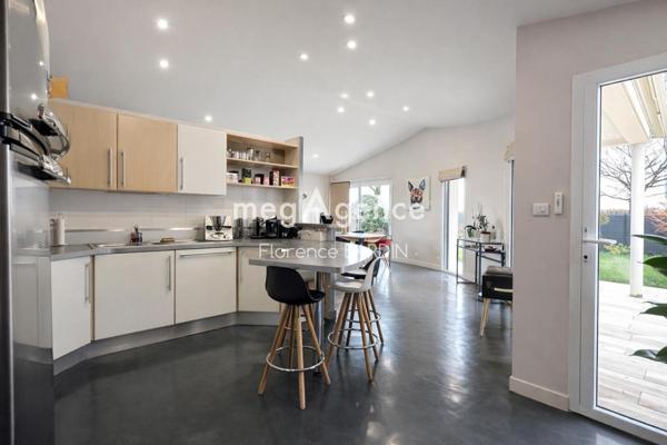 Maison à SAINT-CHRISTOPHE-DU-BOIS, 49280 - 6 pièces 130m²