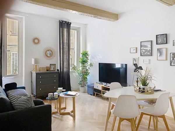 Appartement Bandol T2 de 43.92 m2 Rénové proche du port .